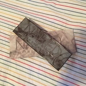 NWT Urban Decay Smoky Naked Palette